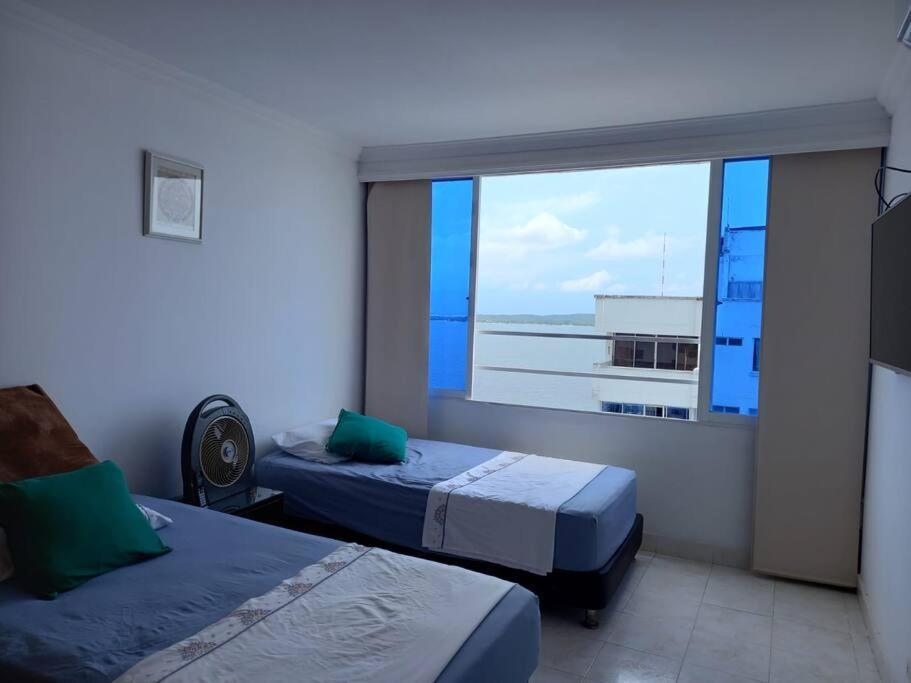 Con Vista Al Mar, A Cuadra De La Playa. Piso 16
