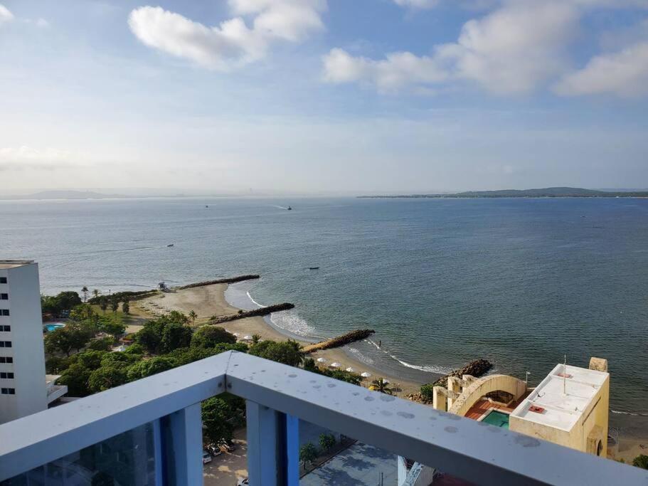 Apartamento Con Vista Al Mar, A Cuadra De La Playa. Piso 16 *