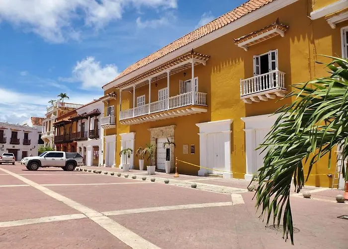 Apartamento Con Vista Al Mar, A Una Cuadra De La Playa. Piso 16